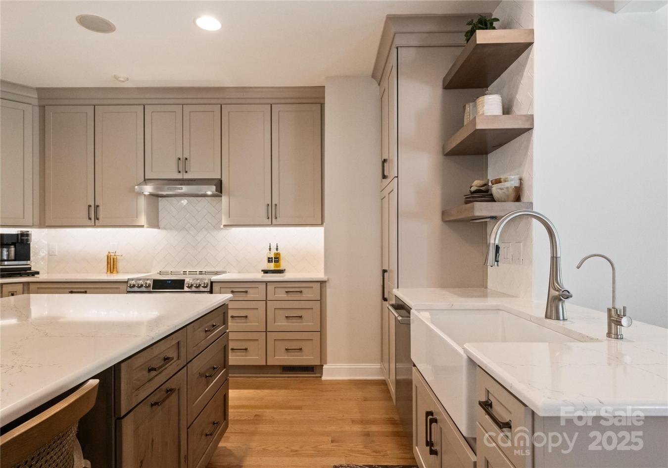 Mooresville, Iredell, 28117, United States, 4 Bedrooms Bedrooms, ,3 BathroomsBathrooms,Residential,For Sale,1952379