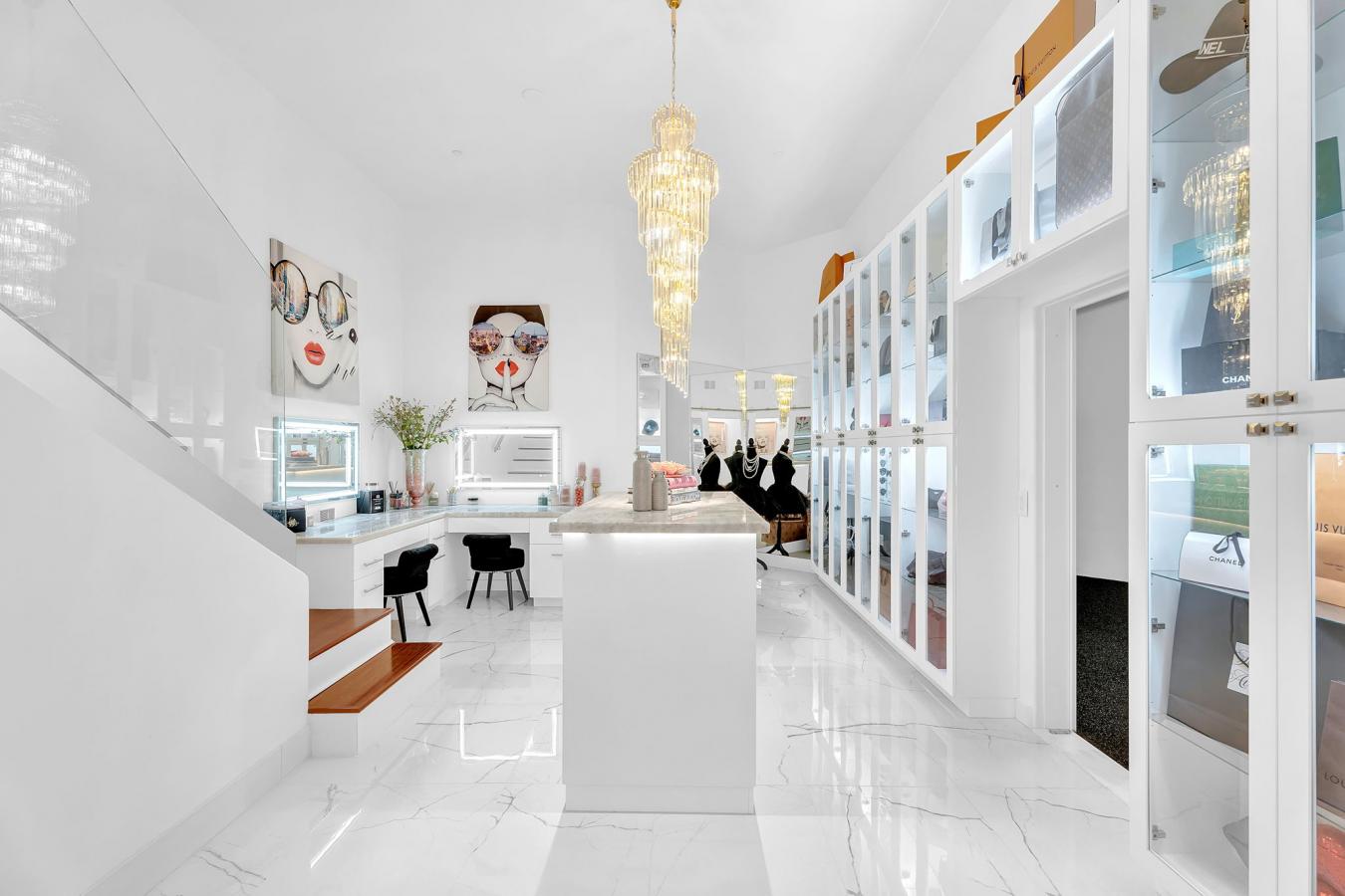 Phoenix, Maricopa, 85022, United States, 3 Bedrooms Bedrooms, ,4 BathroomsBathrooms,Residential,For Sale,1953588