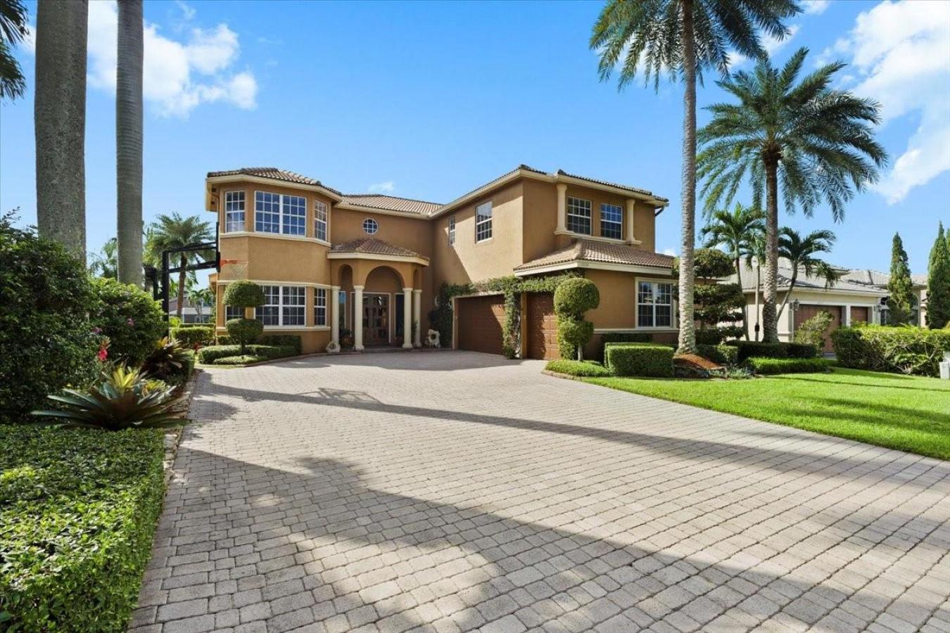 Coral Springs, Broward, 33076, United States, 6 Bedrooms Bedrooms, ,5 BathroomsBathrooms,Residential,For Sale,1952371