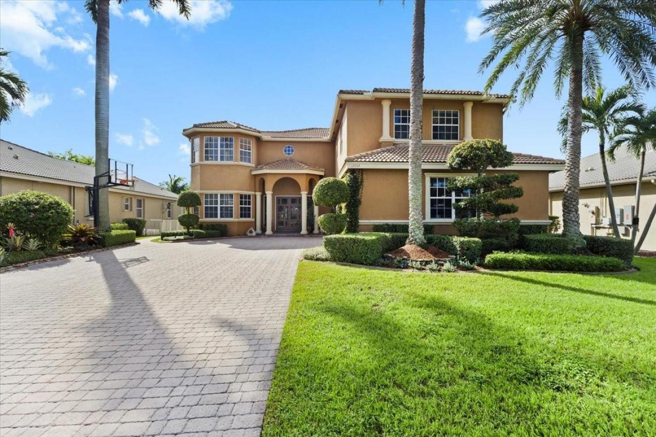 Coral Springs, Broward, 33076, United States, 6 Bedrooms Bedrooms, ,5 BathroomsBathrooms,Residential,For Sale,1952371