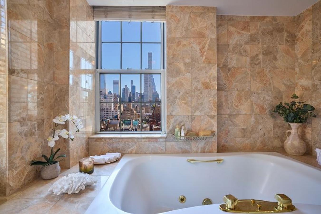 New York, New York, 10021, United States, 6 Bedrooms Bedrooms, ,7 BathroomsBathrooms,Residential,For Sale,1952368