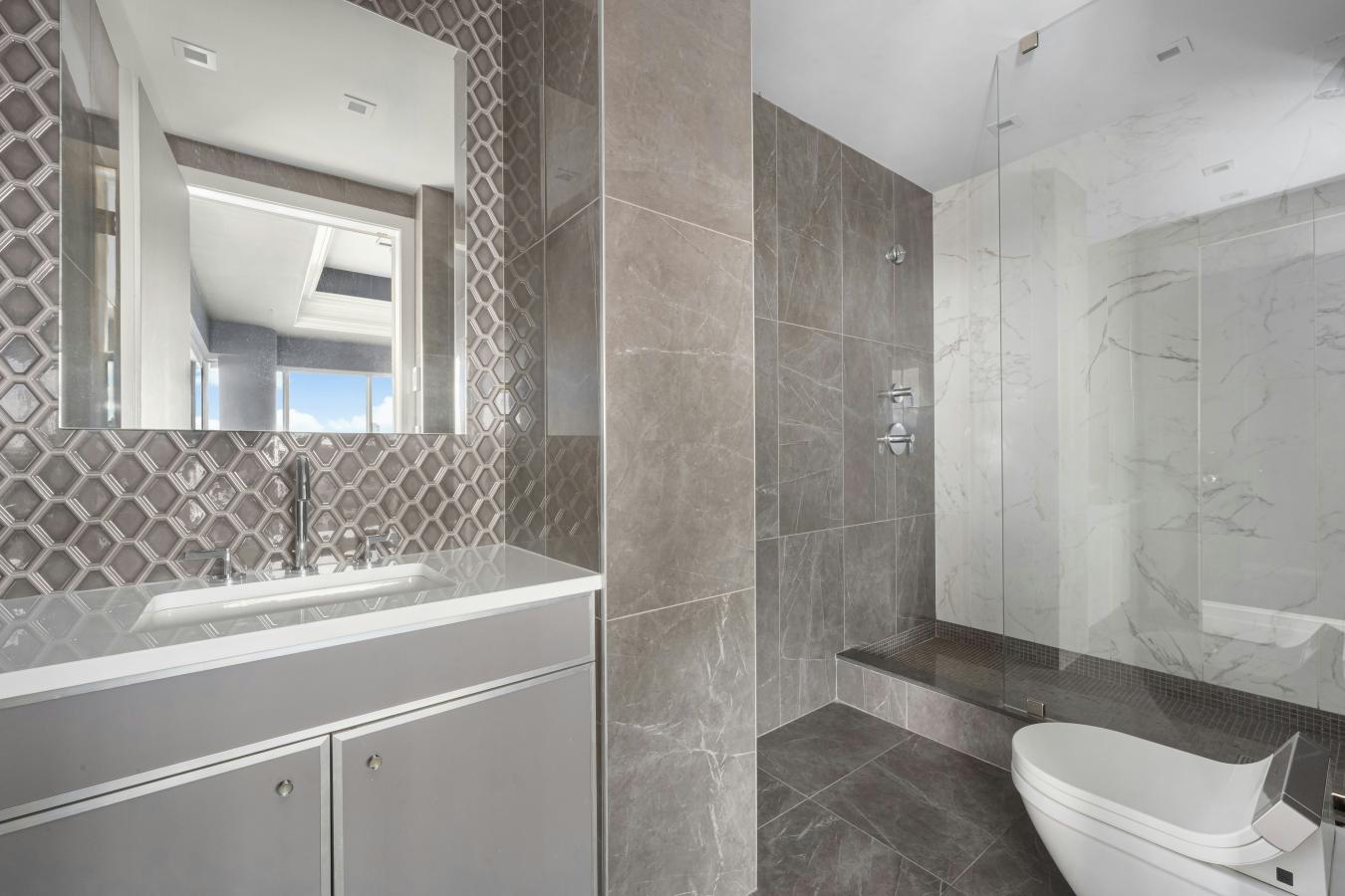 New York, New York, 10021, United States, 6 Bedrooms Bedrooms, ,5 BathroomsBathrooms,Residential,For Sale,1952367