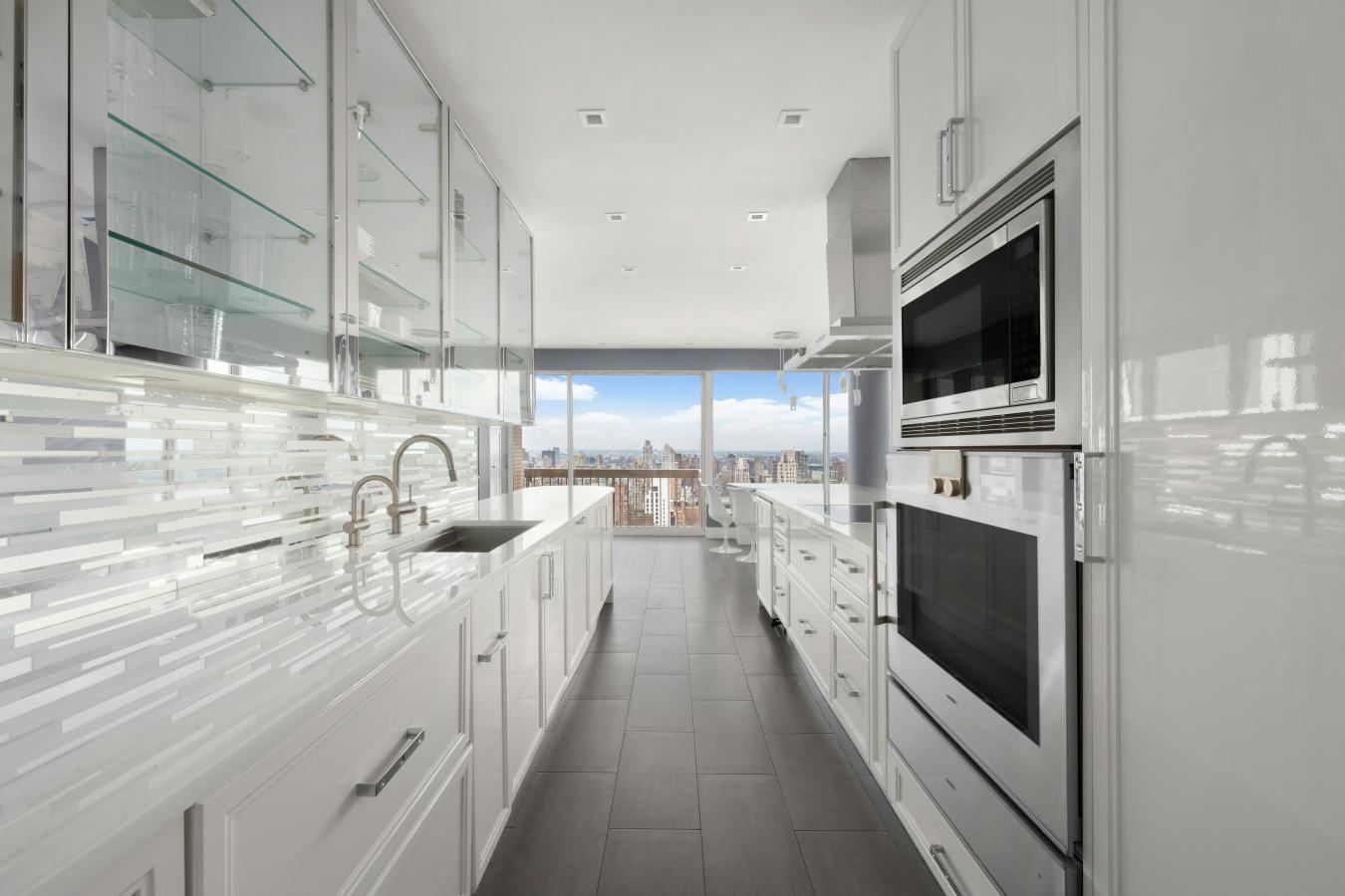 New York, New York, 10021, United States, 6 Bedrooms Bedrooms, ,5 BathroomsBathrooms,Residential,For Sale,1952367