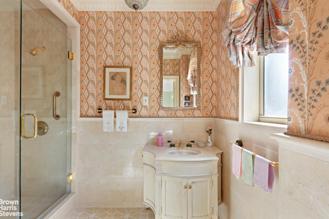 New York, New York, 10075, United States, 4 Bedrooms Bedrooms, ,3 BathroomsBathrooms,Residential,For Sale,1952366