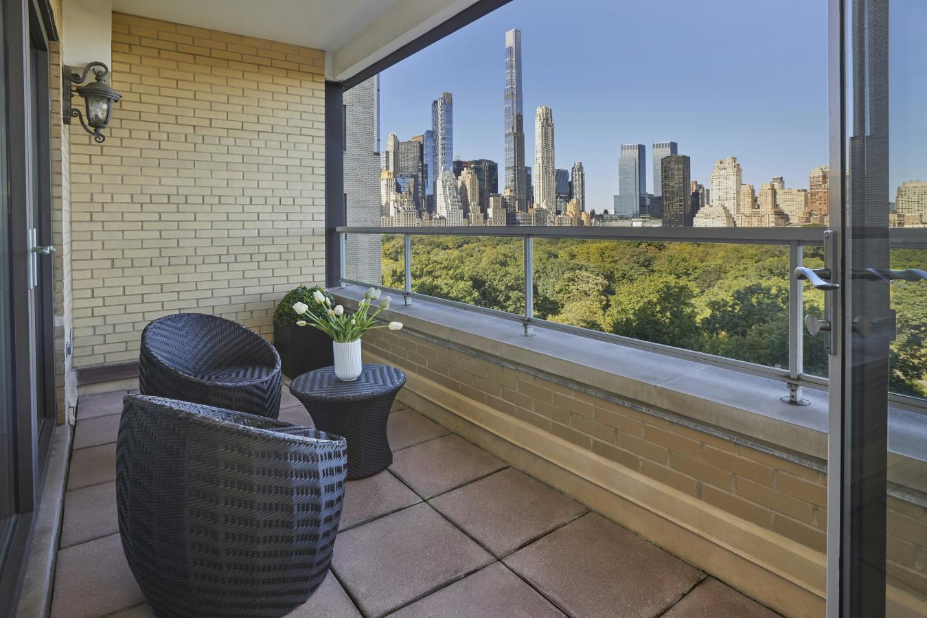 New York, New York, 10065, United States, 3 Bedrooms Bedrooms, ,3 BathroomsBathrooms,Residential,For Sale,1952365