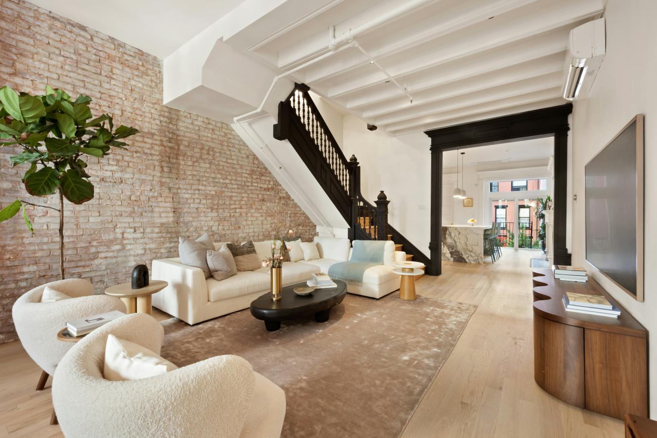 Hamilton Heights, New York, 10031, United States, 7 Bedrooms Bedrooms, ,5 BathroomsBathrooms,Residential,For Sale,1952363