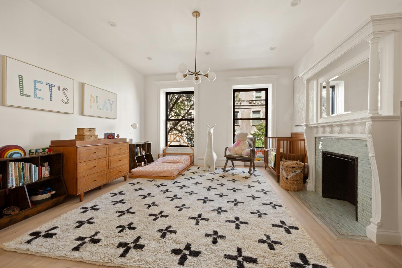 Hamilton Heights, New York, 10031, United States, 7 Bedrooms Bedrooms, ,5 BathroomsBathrooms,Residential,For Sale,1952363