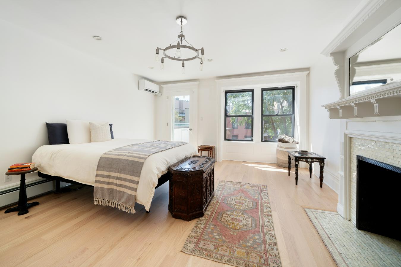 Hamilton Heights, New York, 10031, United States, 7 Bedrooms Bedrooms, ,5 BathroomsBathrooms,Residential,For Sale,1952363