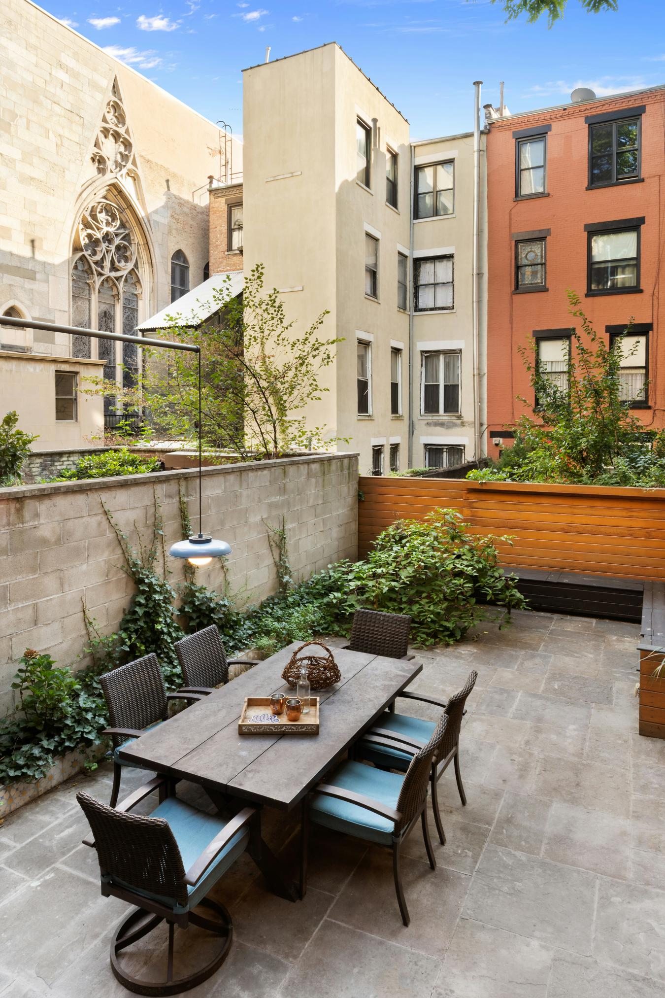 Hamilton Heights, New York, 10031, United States, 7 Bedrooms Bedrooms, ,5 BathroomsBathrooms,Residential,For Sale,1952363