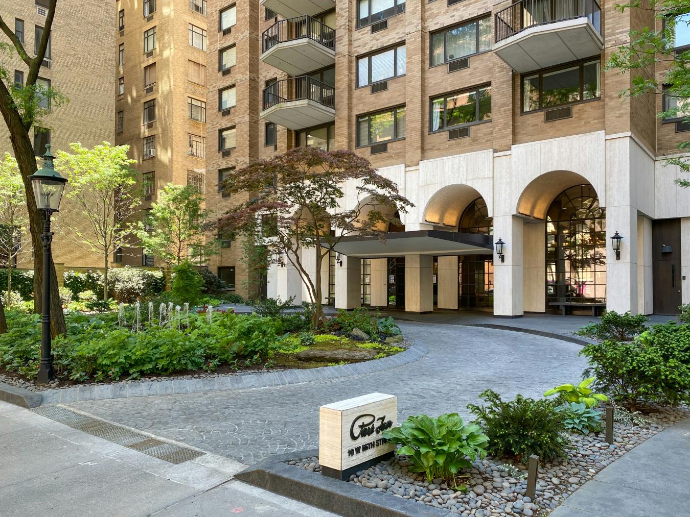 New York, New York, 10023, United States, 2 Bedrooms Bedrooms, ,2 BathroomsBathrooms,Residential,For Sale,1952360