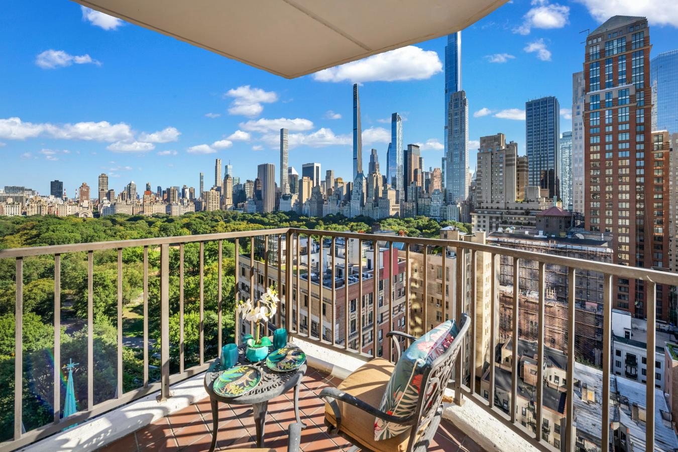 New York, New York, 10023, United States, 2 Bedrooms Bedrooms, ,2 BathroomsBathrooms,Residential,For Sale,1952360