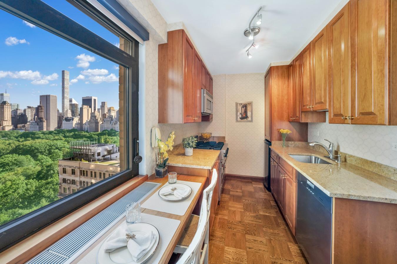 New York, New York, 10023, United States, 2 Bedrooms Bedrooms, ,2 BathroomsBathrooms,Residential,For Sale,1952360