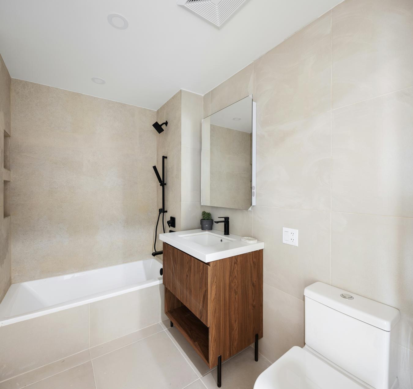 Williamsburg, New York, 11211, United States, 2 Bedrooms Bedrooms, ,2 BathroomsBathrooms,Residential,For Sale,1952352