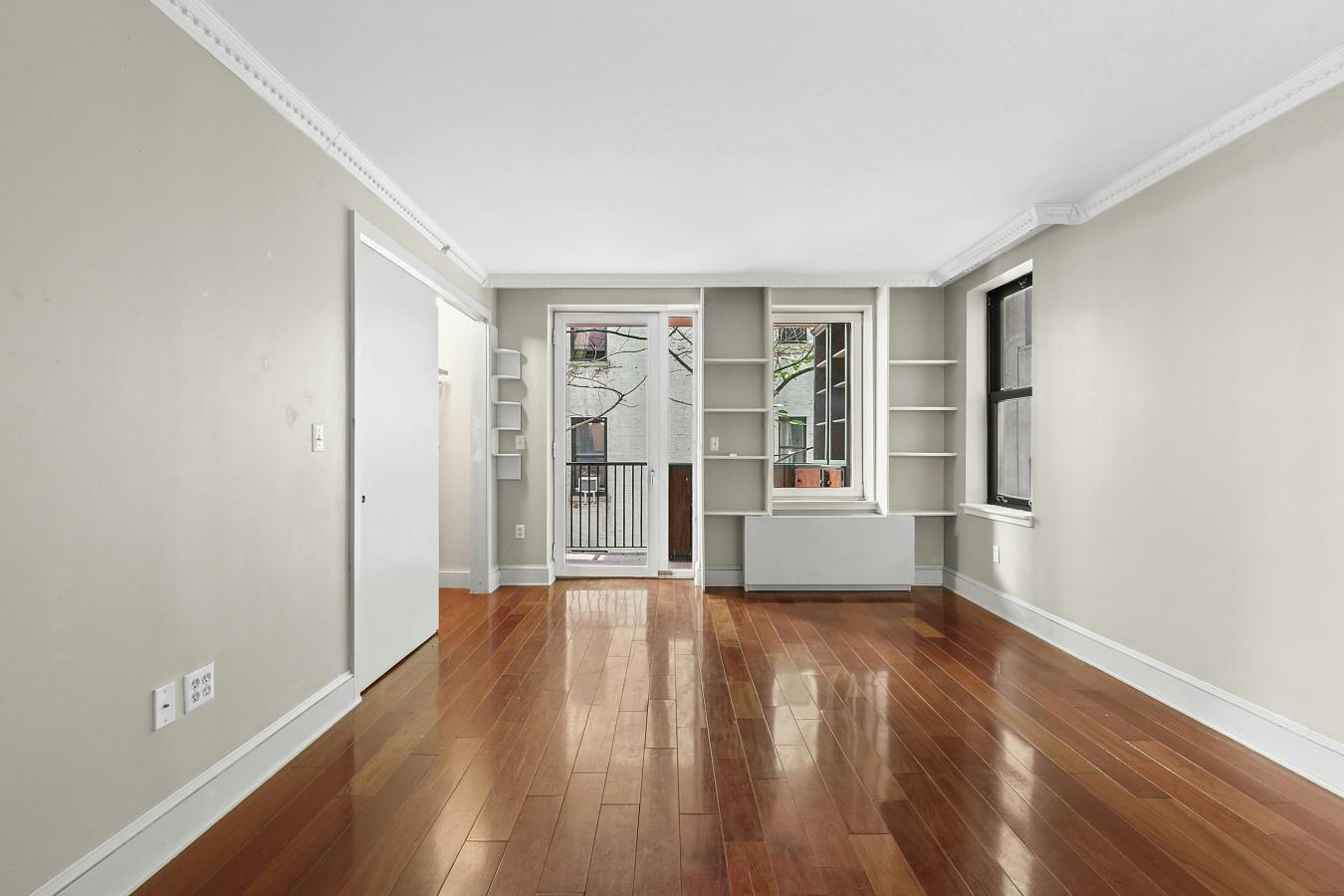 Harlem, New York, 10026, United States, 3 Bedrooms Bedrooms, ,2 BathroomsBathrooms,Residential,For Sale,1964663