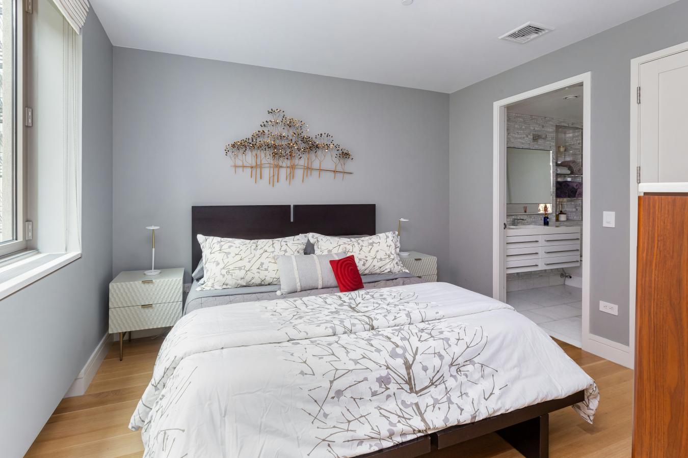 Chelsea, New York, 10011, United States, 1 Bedroom Bedrooms, ,1 BathroomBathrooms,Residential,For Sale,1952349