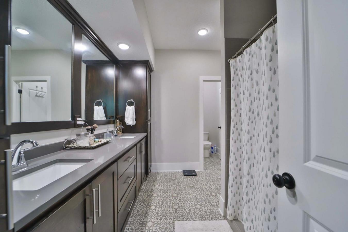 Nisswa, Crow Wing, 56468, United States, 5 Bedrooms Bedrooms, ,3 BathroomsBathrooms,Residential,For Sale,1952342