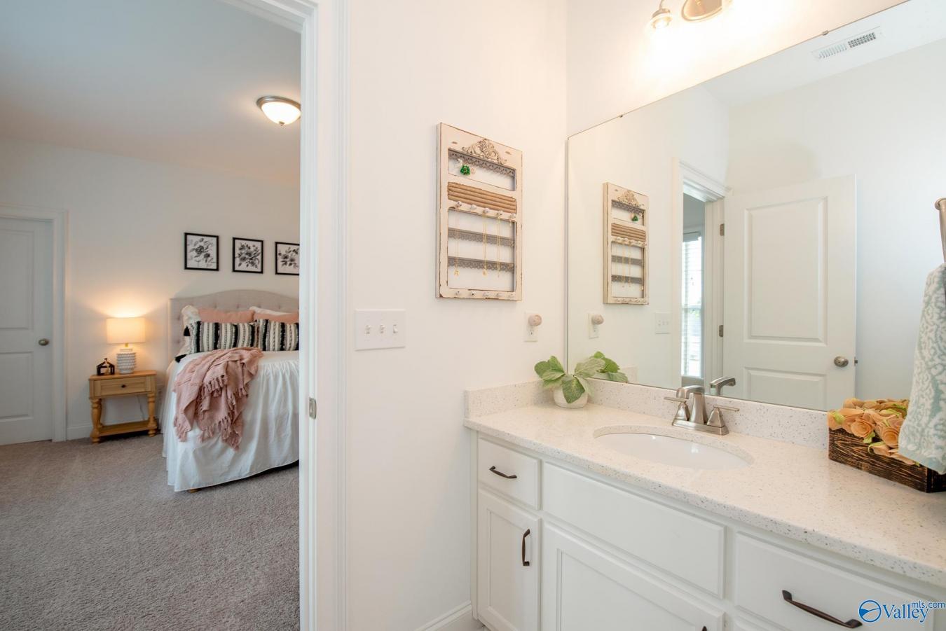 Huntsville, MADISON, 35811, United States, 4 Bedrooms Bedrooms, ,4 BathroomsBathrooms,Residential,For Sale,1952556