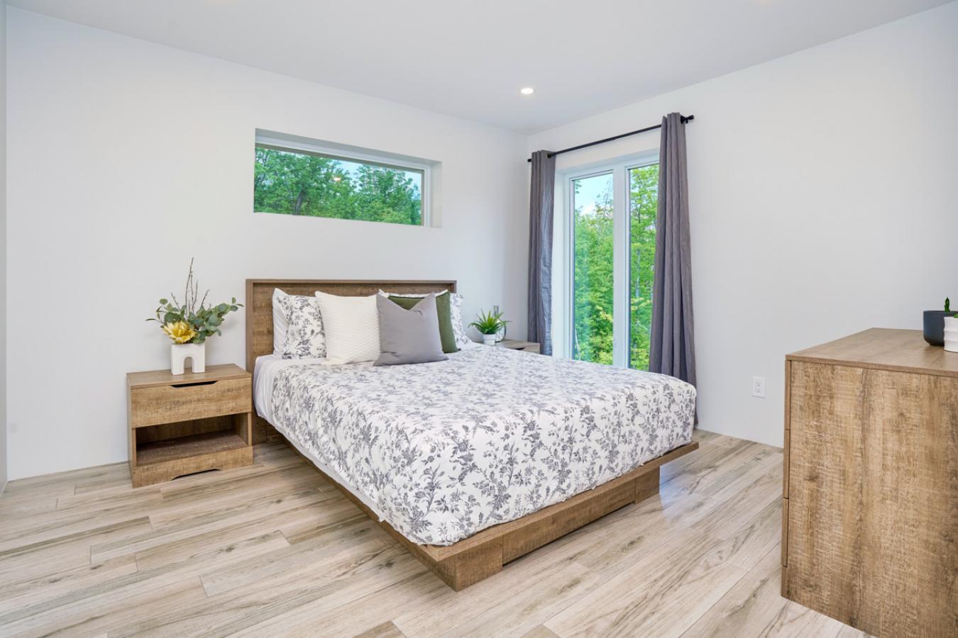 Ascot Corner, QC, J0B1A0, Canada, 4 Bedrooms Bedrooms, ,3 BathroomsBathrooms,Residential,For Sale,1952554