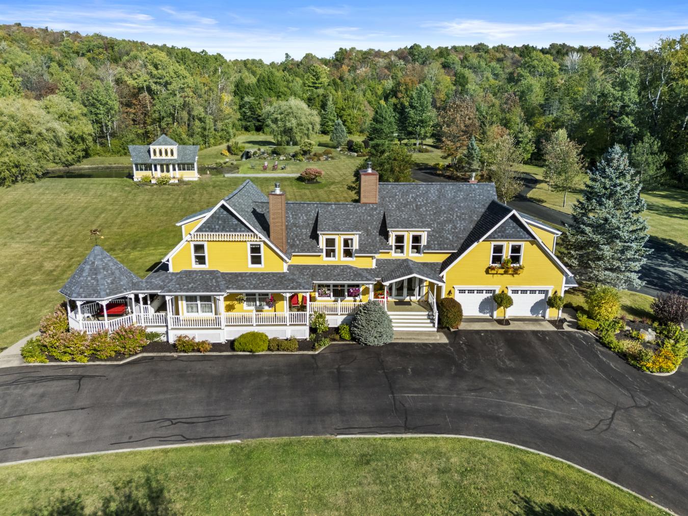 Sherbrooke, QC, J1N 0E4, Canada, 6 Bedrooms Bedrooms, ,3 BathroomsBathrooms,Residential,For Sale,1952555