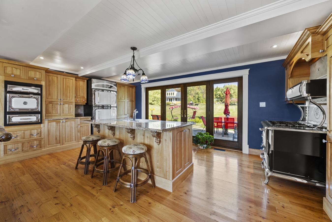 Sherbrooke, QC, J1N 0E4, Canada, 6 Bedrooms Bedrooms, ,3 BathroomsBathrooms,Residential,For Sale,1952555