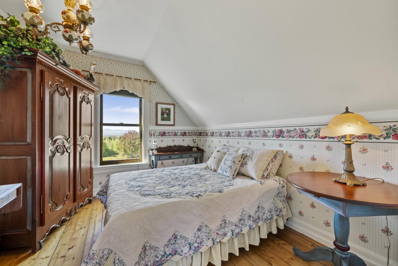 Sherbrooke, QC, J1N 0E4, Canada, 6 Bedrooms Bedrooms, ,3 BathroomsBathrooms,Residential,For Sale,1952555