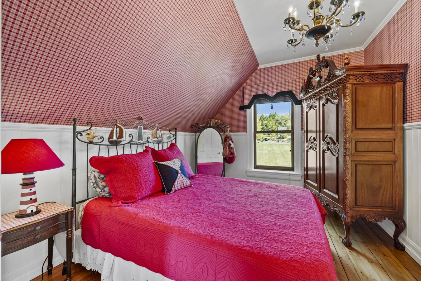 Sherbrooke, QC, J1N 0E4, Canada, 6 Bedrooms Bedrooms, ,3 BathroomsBathrooms,Residential,For Sale,1952555