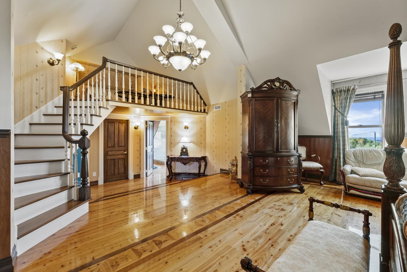 Sherbrooke, QC, J1N 0E4, Canada, 6 Bedrooms Bedrooms, ,3 BathroomsBathrooms,Residential,For Sale,1952555