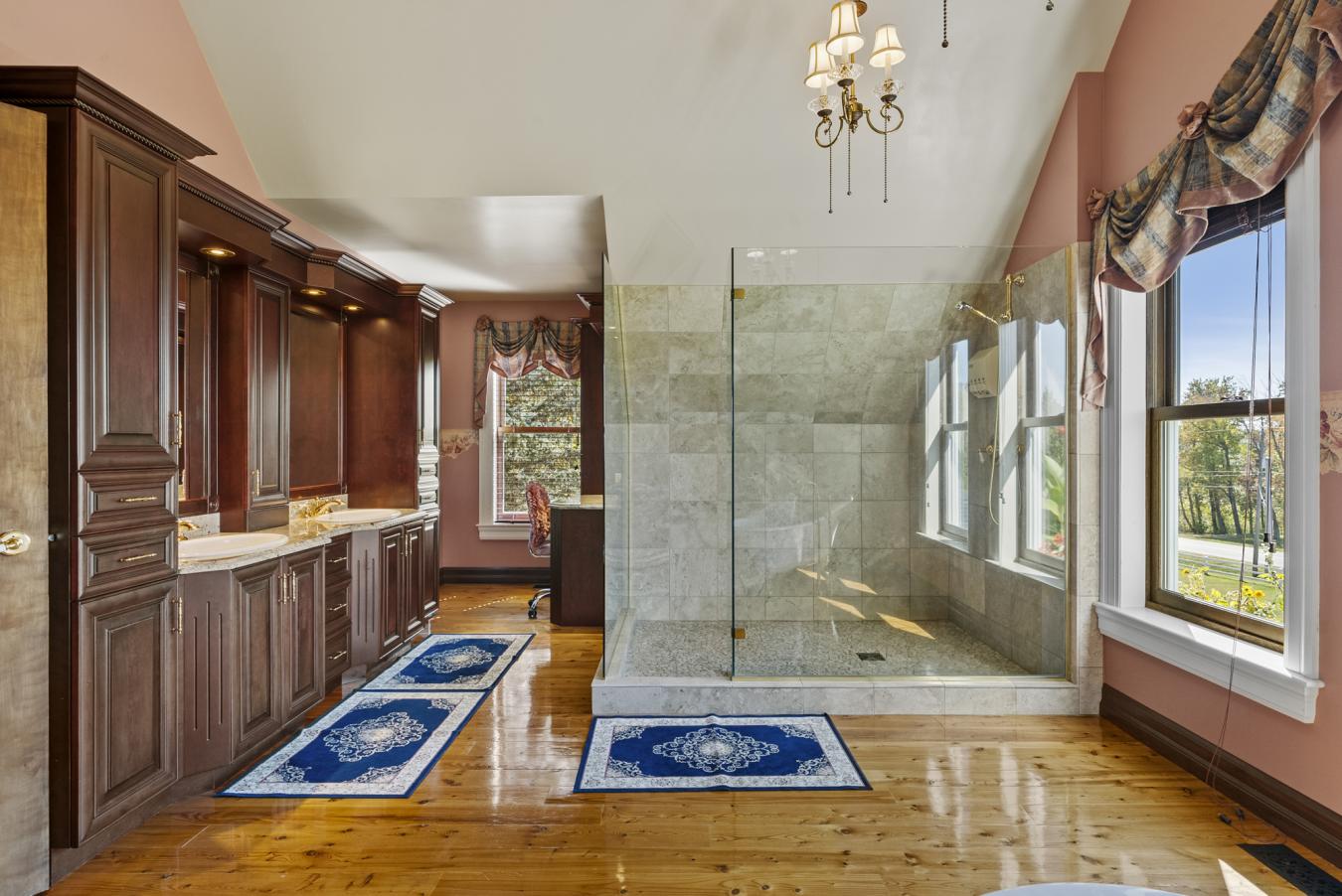 Sherbrooke, QC, J1N 0E4, Canada, 6 Bedrooms Bedrooms, ,3 BathroomsBathrooms,Residential,For Sale,1952555