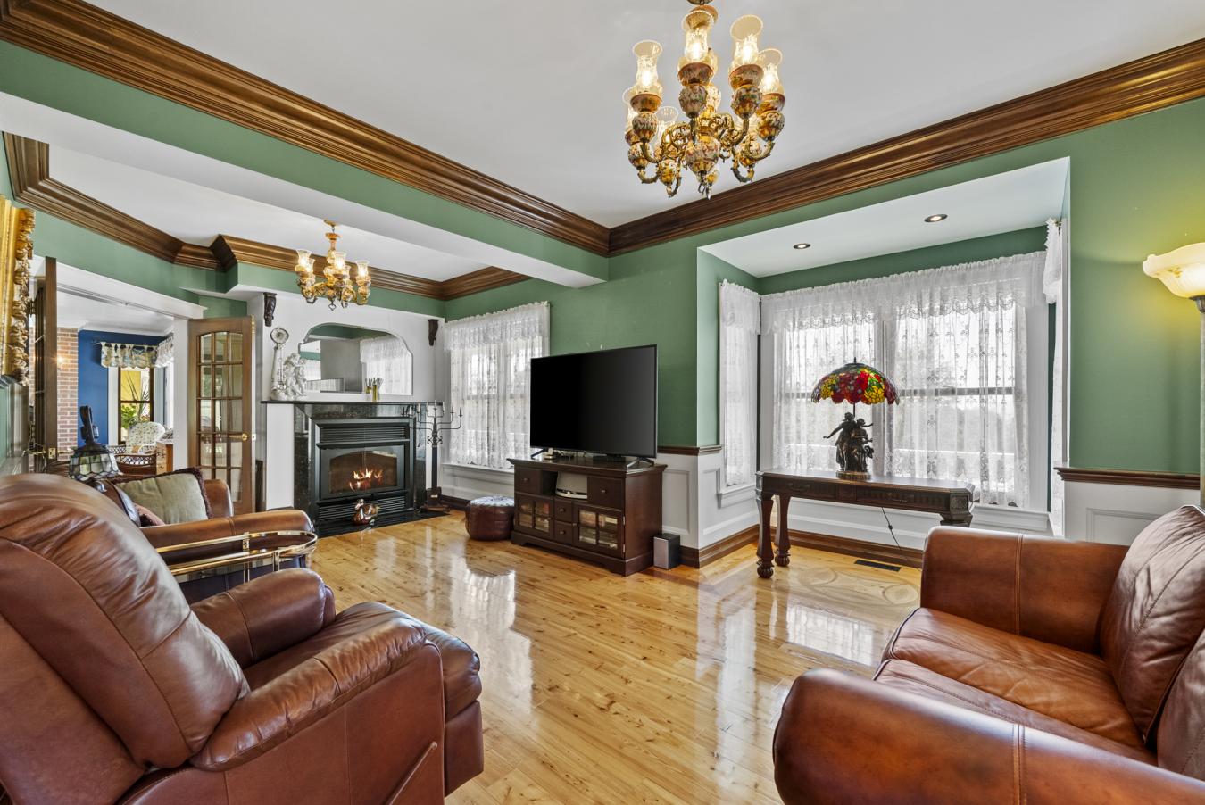 Sherbrooke, QC, J1N 0E4, Canada, 6 Bedrooms Bedrooms, ,3 BathroomsBathrooms,Residential,For Sale,1952555