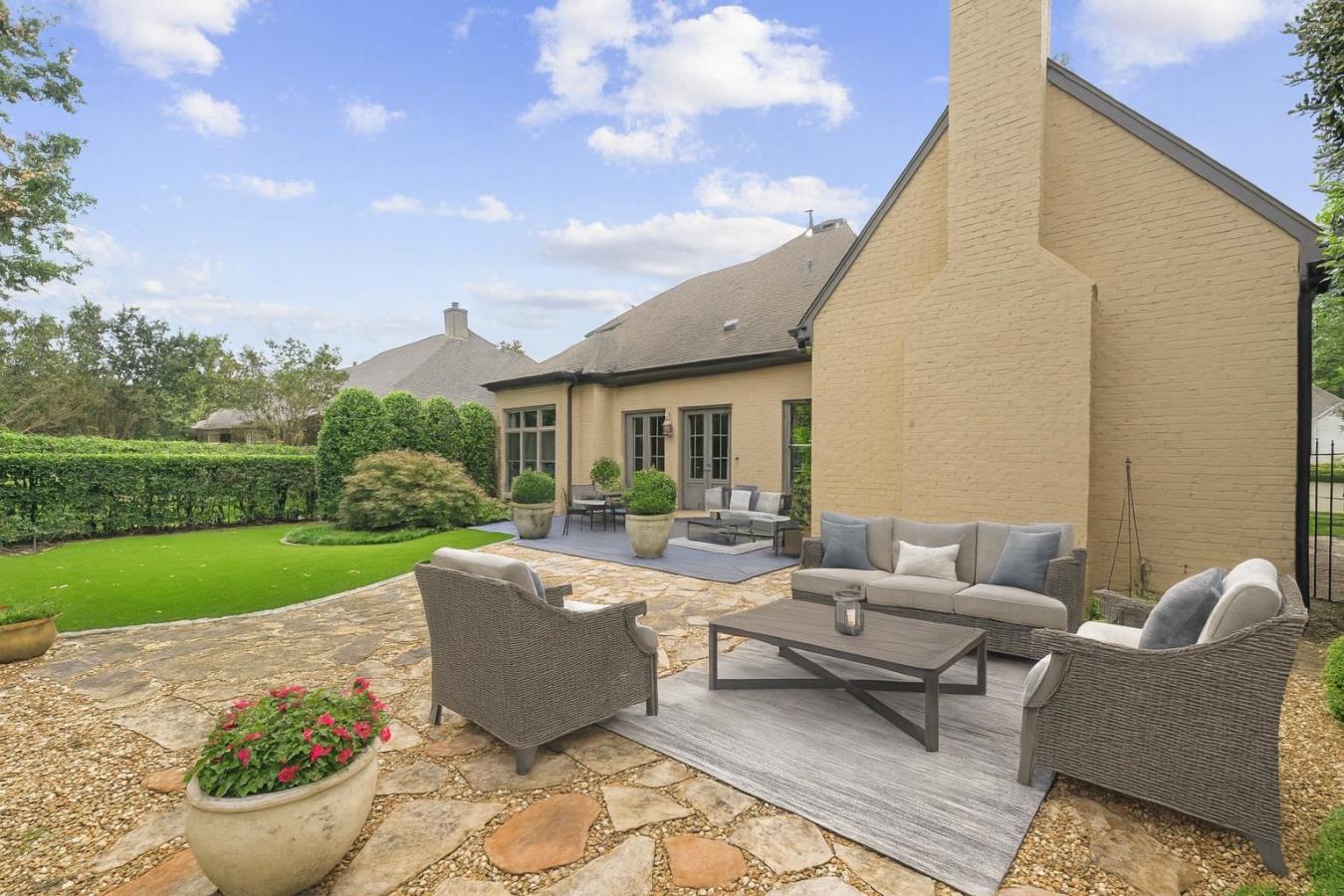 Unincorporated, Shelby, 38125, United States, 5 Bedrooms Bedrooms, ,4 BathroomsBathrooms,Residential,For Sale,1952553