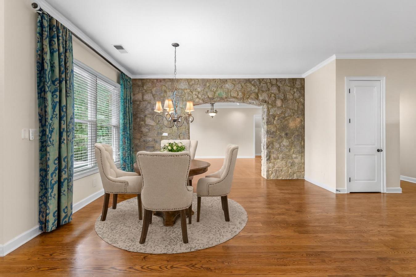 Unincorporated, Shelby, 38125, United States, 5 Bedrooms Bedrooms, ,4 BathroomsBathrooms,Residential,For Sale,1952553