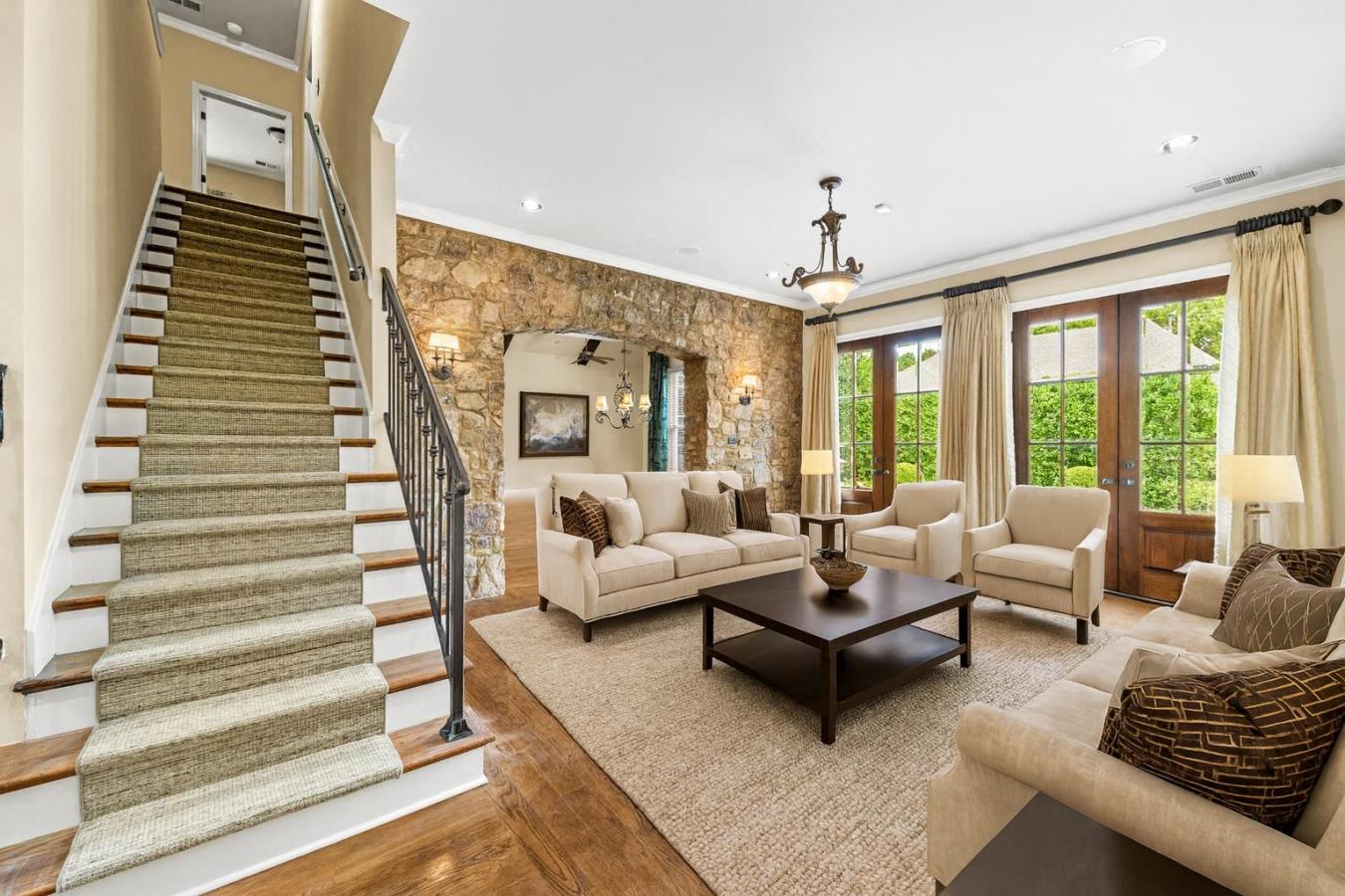 Unincorporated, Shelby, 38125, United States, 5 Bedrooms Bedrooms, ,4 BathroomsBathrooms,Residential,For Sale,1952553