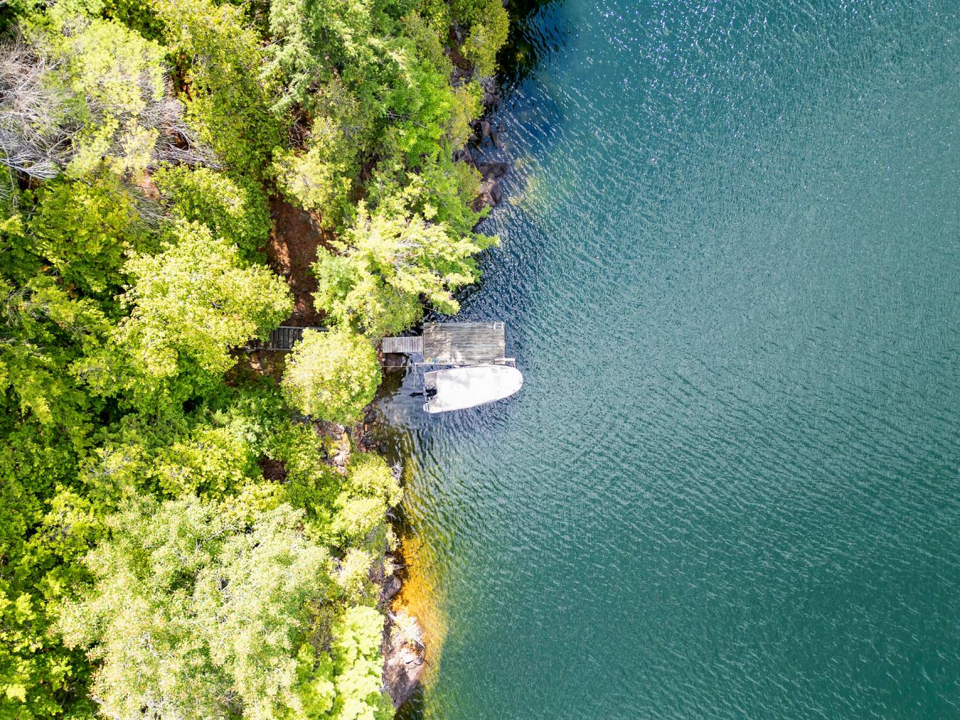 Val-des-Monts, QC, J8N2M2, Canada, 3 Bedrooms Bedrooms, ,2 BathroomsBathrooms,Residential,For Sale,1952552