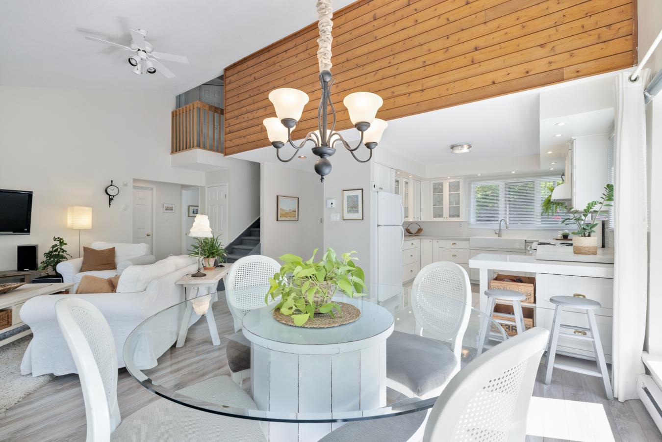 Val-des-Monts, QC, J8N2M2, Canada, 3 Bedrooms Bedrooms, ,2 BathroomsBathrooms,Residential,For Sale,1952552