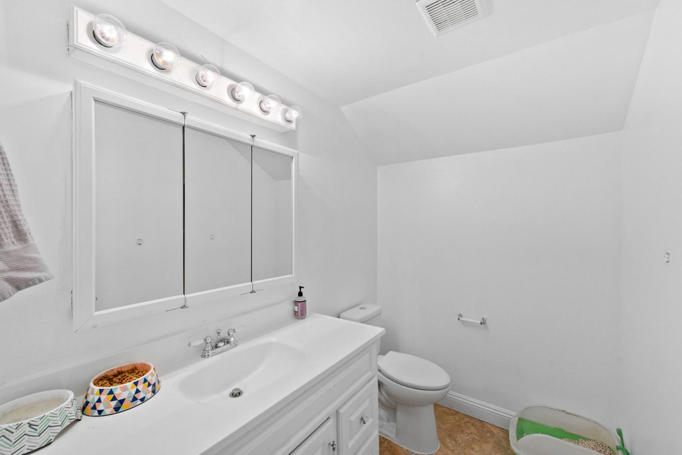 Citrus Heights, Sacramento, 95621, United States, 5 Bedrooms Bedrooms, ,4 BathroomsBathrooms,Residential,For Sale,1952551