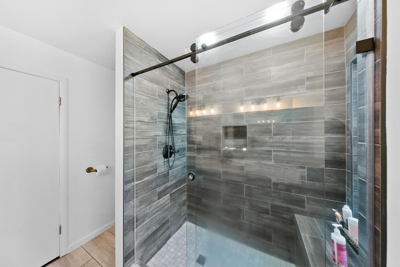 Citrus Heights, Sacramento, 95621, United States, 5 Bedrooms Bedrooms, ,4 BathroomsBathrooms,Residential,For Sale,1952551