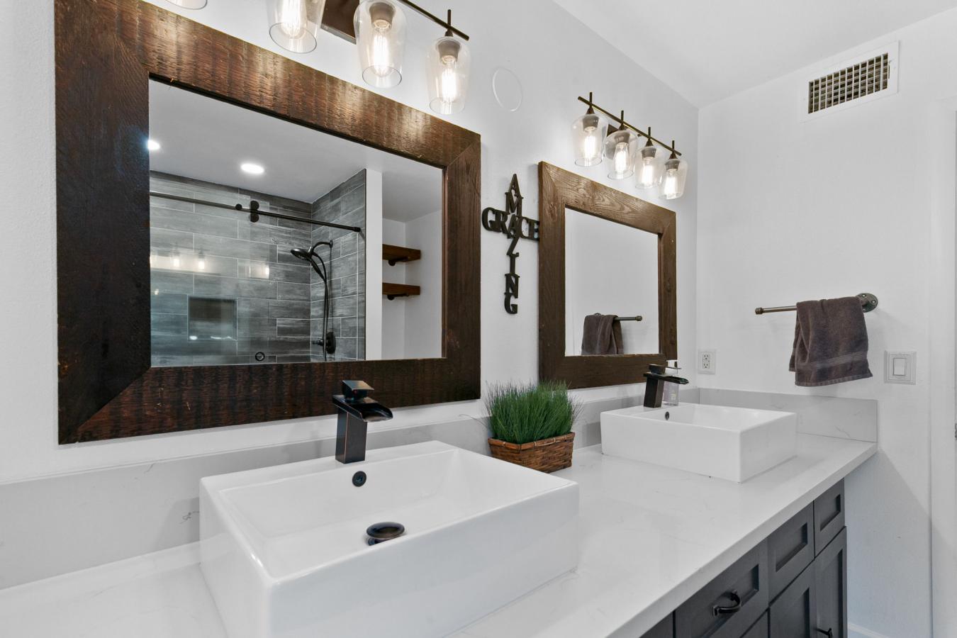 Citrus Heights, Sacramento, 95621, United States, 5 Bedrooms Bedrooms, ,4 BathroomsBathrooms,Residential,For Sale,1952551