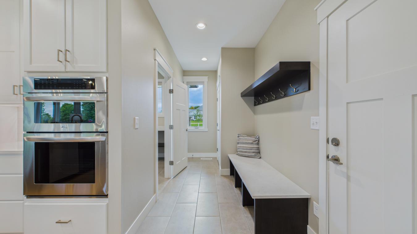 Harrisburg, Lincoln, 57032, United States, 5 Bedrooms Bedrooms, ,3 BathroomsBathrooms,Residential,For Sale,2007591