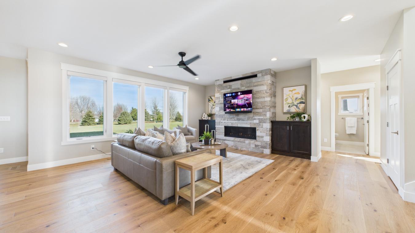 Harrisburg, Lincoln, 57032, United States, 5 Bedrooms Bedrooms, ,3 BathroomsBathrooms,Residential,For Sale,2007591