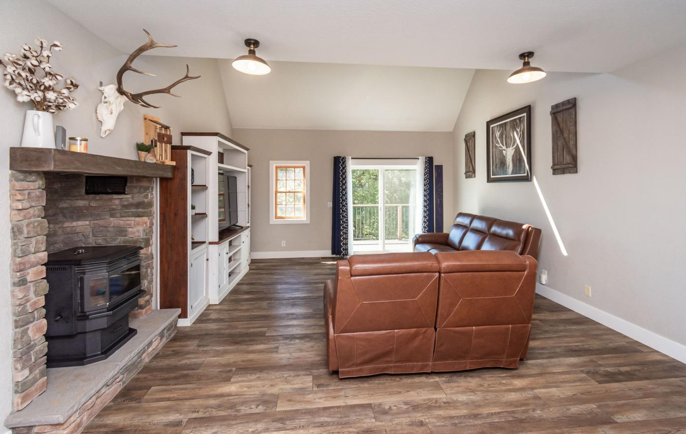 Colfax, California, 95713, United States, 3 Bedrooms Bedrooms, ,2 BathroomsBathrooms,Residential,For Sale,1952540