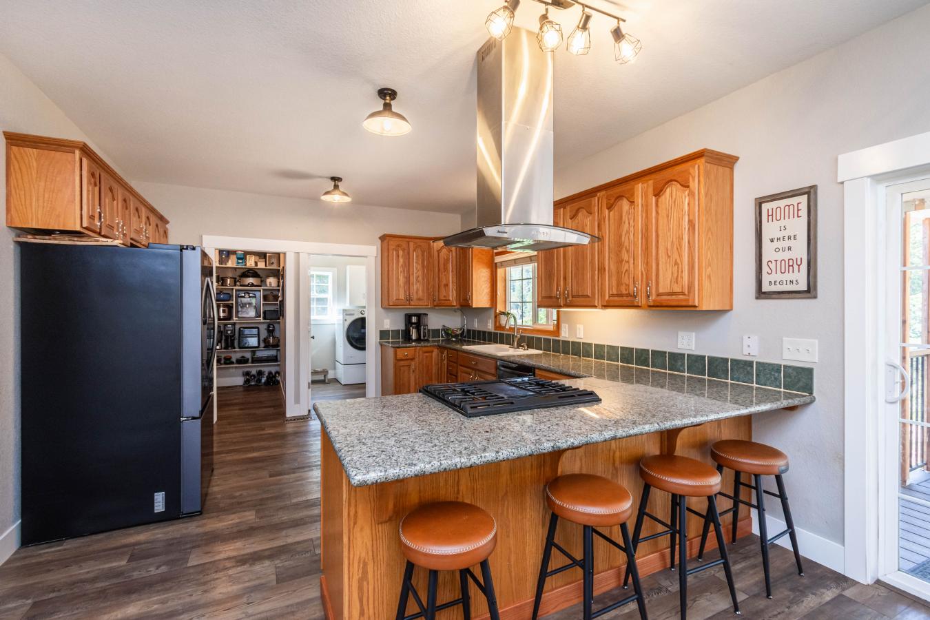 Colfax, California, 95713, United States, 3 Bedrooms Bedrooms, ,2 BathroomsBathrooms,Residential,For Sale,1952540