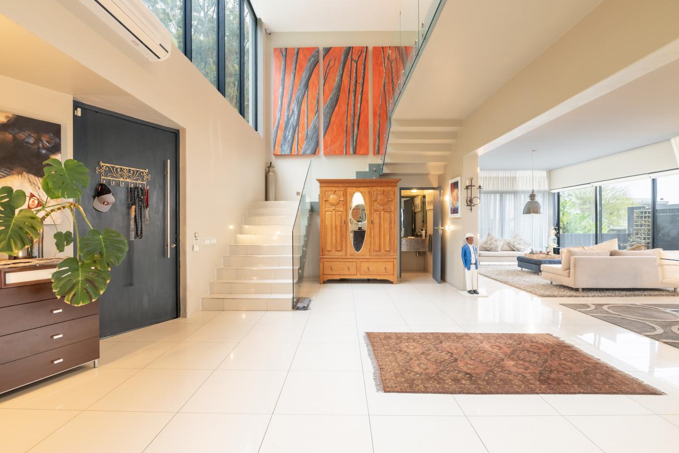 Cape Town, Fresnaye, South Africa, 5 Bedrooms Bedrooms, ,4 BathroomsBathrooms,Residential,For Sale,1952539