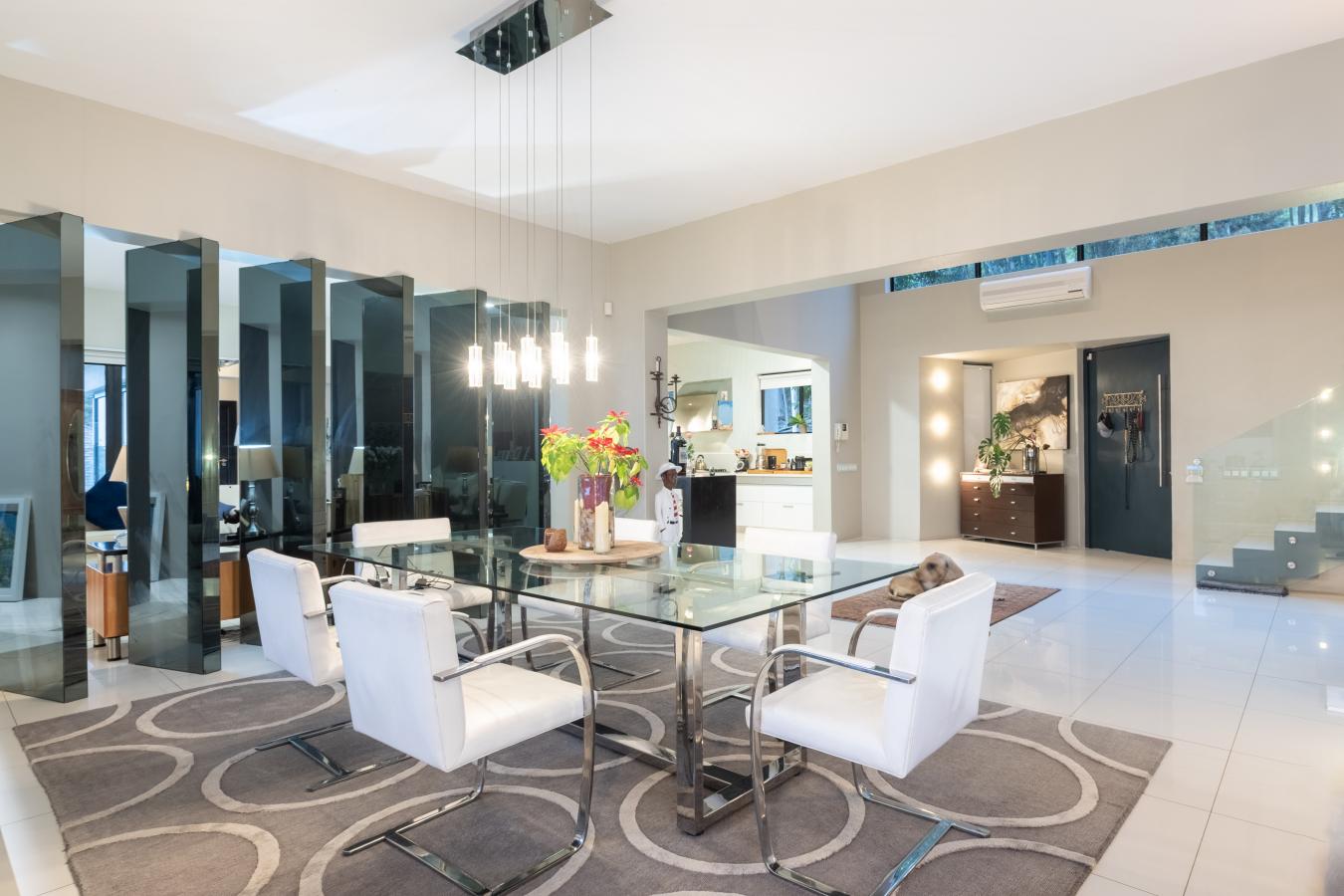 Cape Town, Fresnaye, South Africa, 5 Bedrooms Bedrooms, ,4 BathroomsBathrooms,Residential,For Sale,1952539