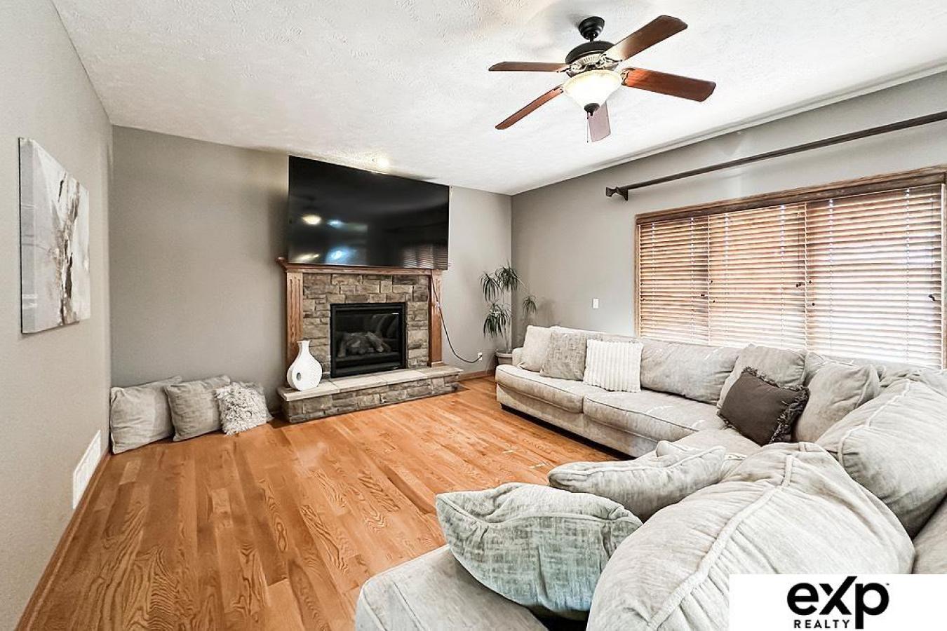 Papillion, Sarpy, 68046, United States, 5 Bedrooms Bedrooms, ,4 BathroomsBathrooms,Residential,For Sale,1952969