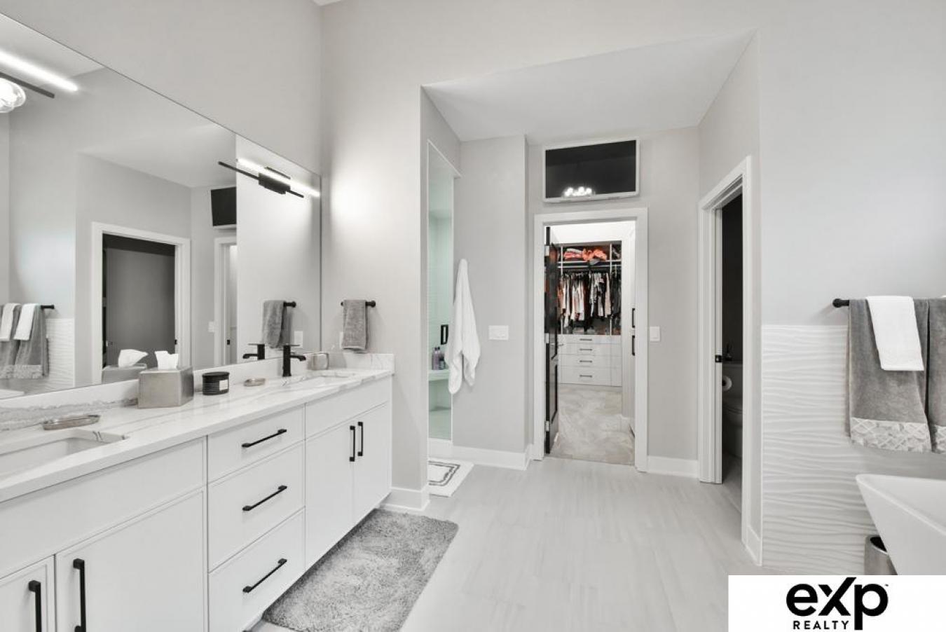 Elkhorn, Douglas, 68022, United States, 6 Bedrooms Bedrooms, ,5 BathroomsBathrooms,Residential,For Sale,1952967