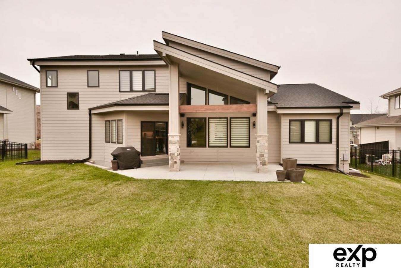 Elkhorn, Douglas, 68022, United States, 6 Bedrooms Bedrooms, ,5 BathroomsBathrooms,Residential,For Sale,1952967
