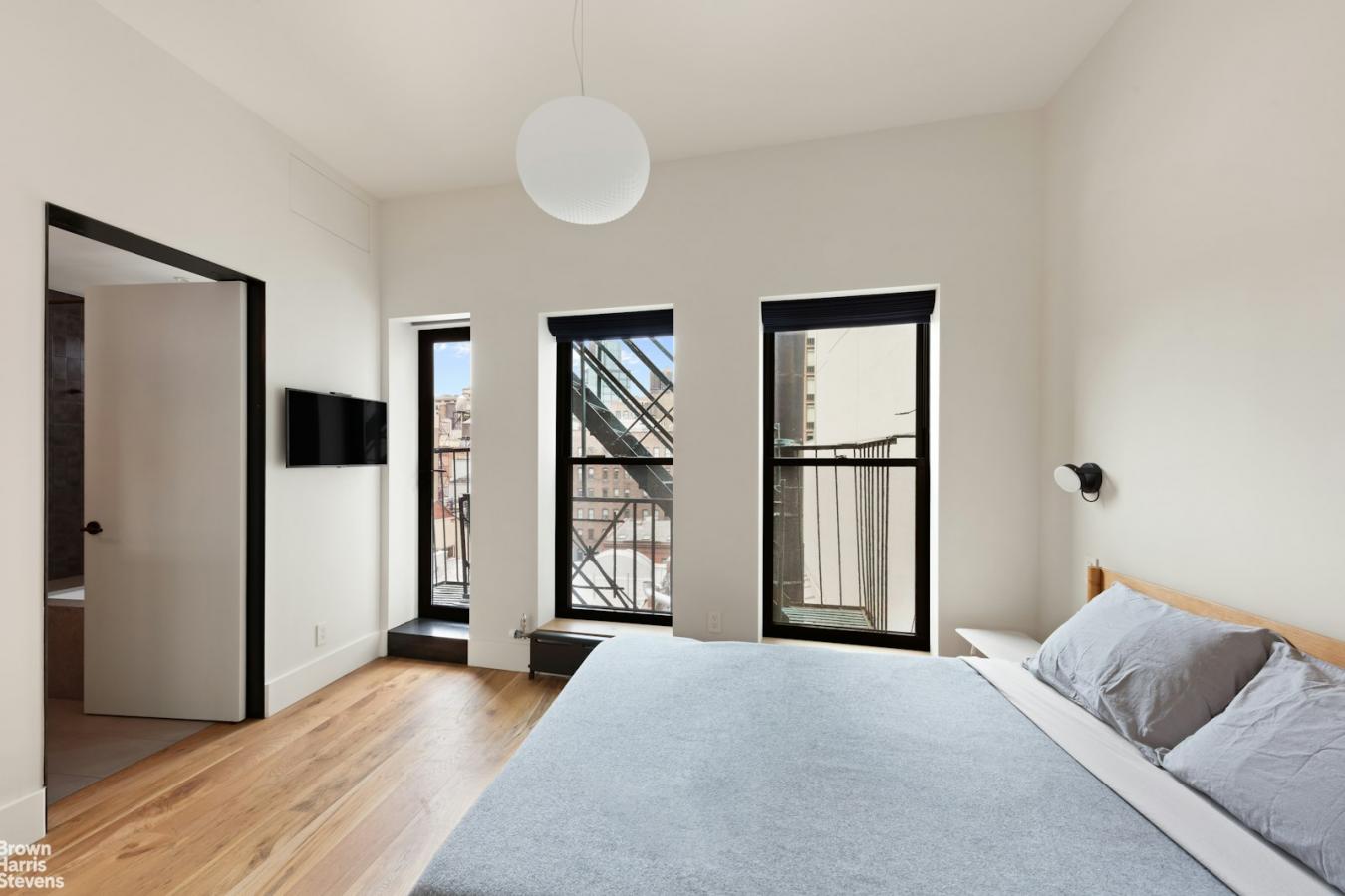 Soho, New York, 10012, United States, 3 Bedrooms Bedrooms, ,2 BathroomsBathrooms,Residential,For Sale,1952963