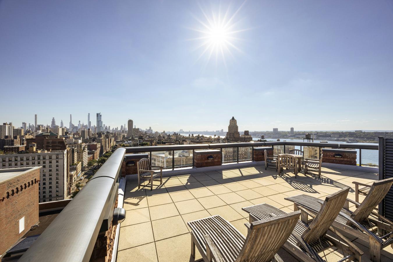 New York, New York, 10025, United States, 4 Bedrooms Bedrooms, ,3 BathroomsBathrooms,Residential,For Sale,1952962
