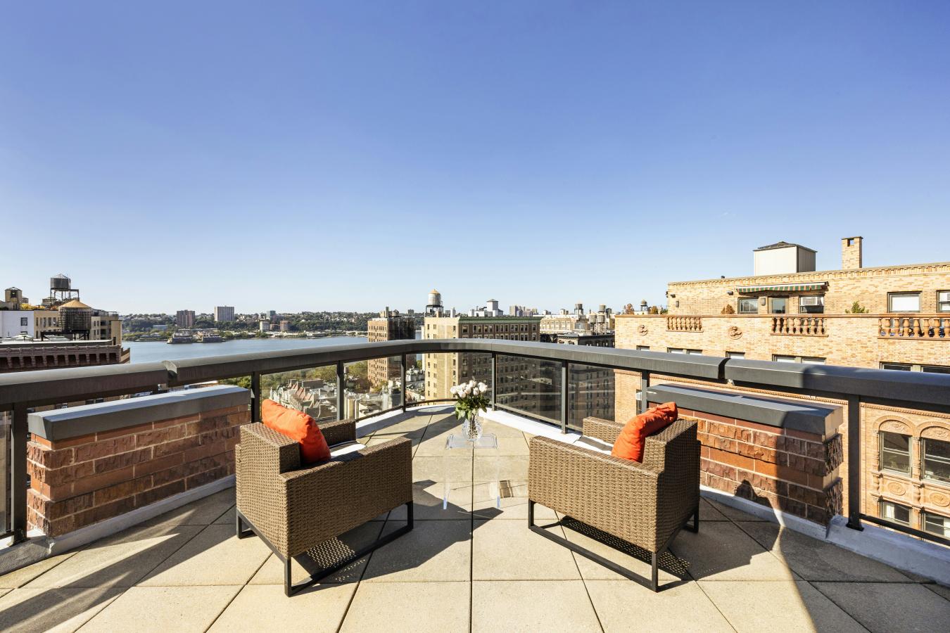 New York, New York, 10025, United States, 4 Bedrooms Bedrooms, ,3 BathroomsBathrooms,Residential,For Sale,1952962