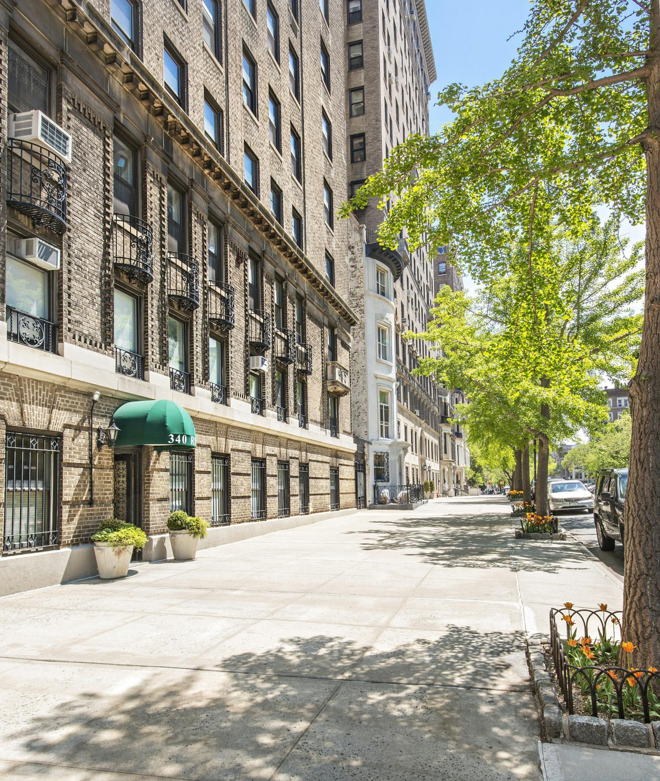 New York, New York, 10025, United States, 3 Bedrooms Bedrooms, ,3 BathroomsBathrooms,Residential,For Sale,1952960